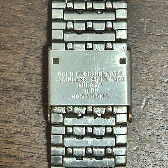 Bulova Caravelle vintage men's 30 mm quartz watch with date indicator - Picture 5 of 6